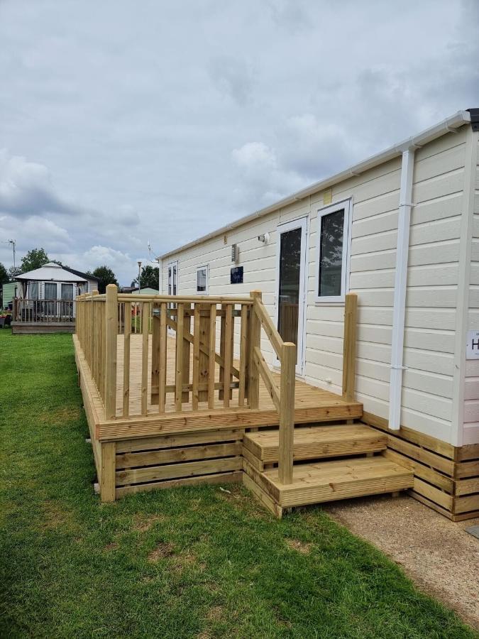 Impeccable 3 Bedroom Lodge Pet Friendly Northampton Exterior foto